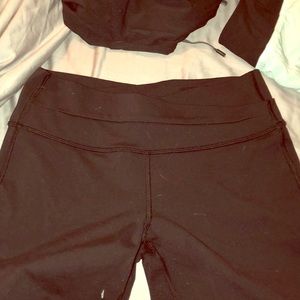 Lululemon black pants size 6